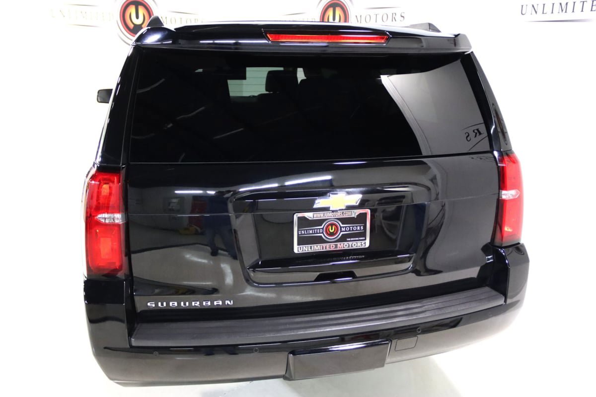 Used 2020 Chevrolet Suburban LT AWD/4WD image 34