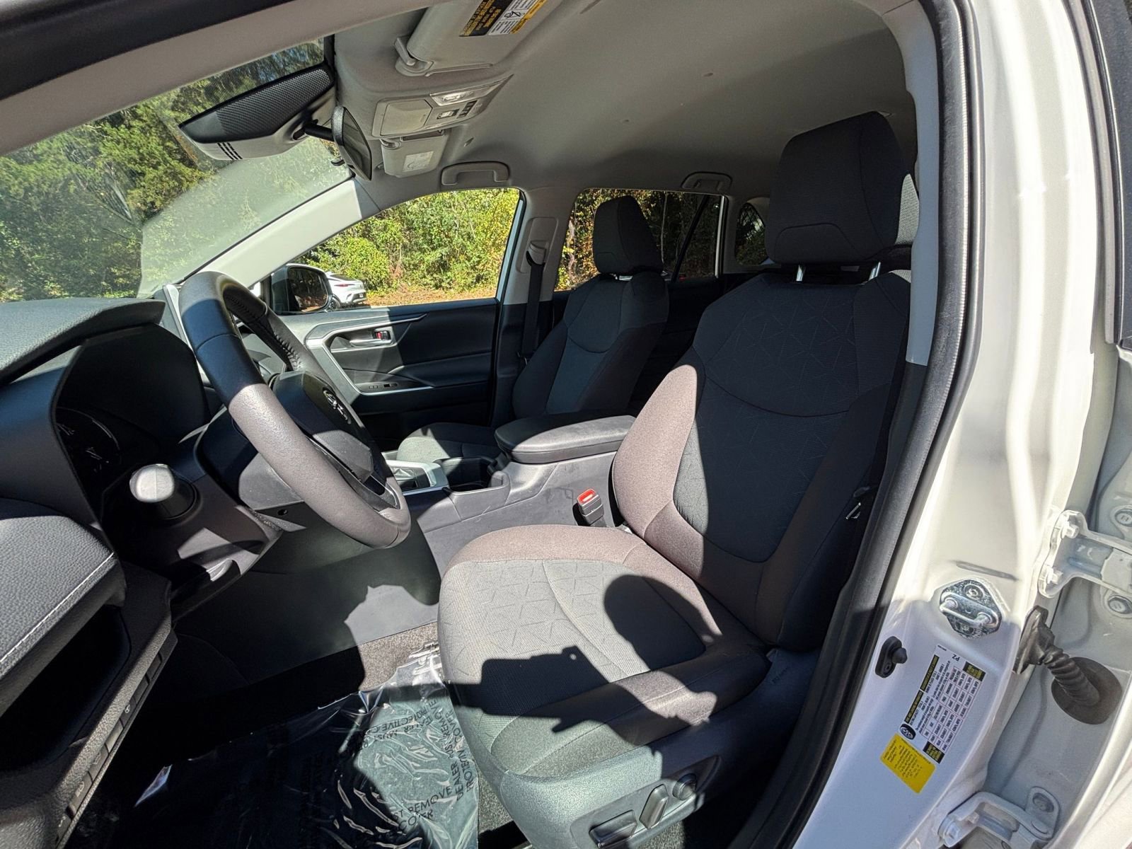 Used 2025 Toyota RAV4 XLE image 36