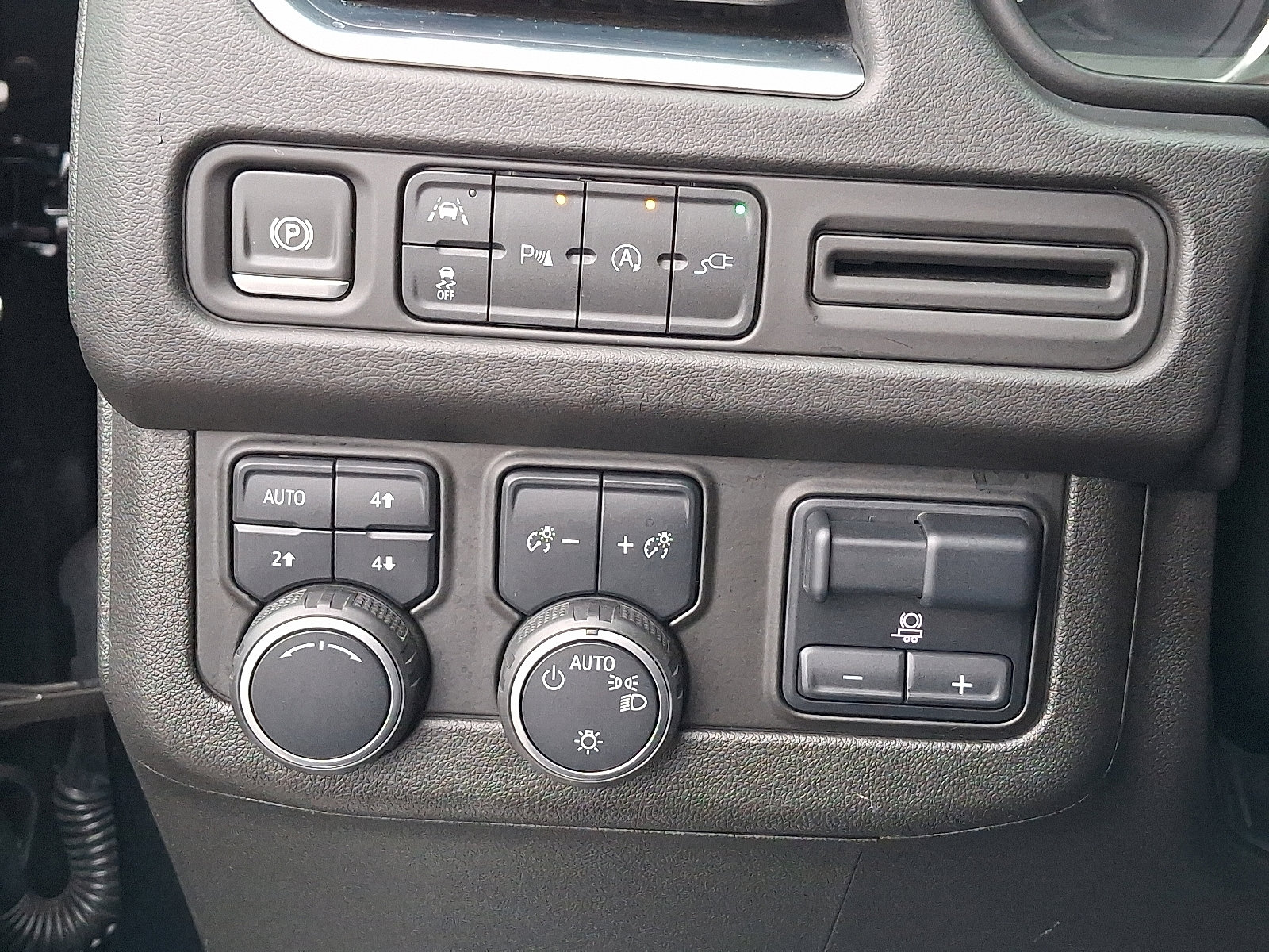 Used 2021 Chevrolet Tahoe LT w/ LT Signature Package image 24