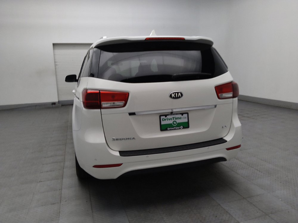 Used 2016 Kia Sedona LX w/ Option Group 020 FWD image 6