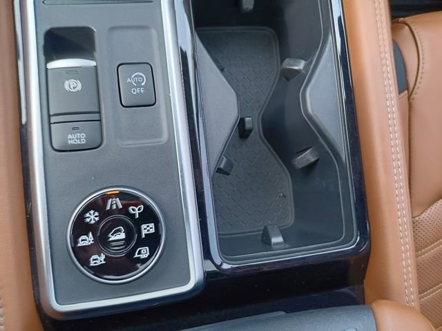Used 2023 Nissan Pathfinder Platinum image 16