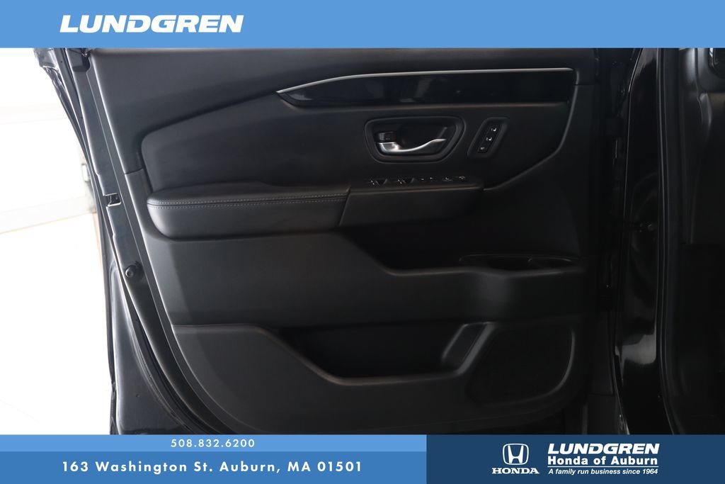 Used 2025 Honda Pilot EX-L image 10