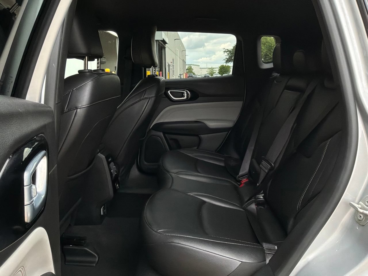 Used 2025 Jeep Compass Limited AWD/4WD image 12
