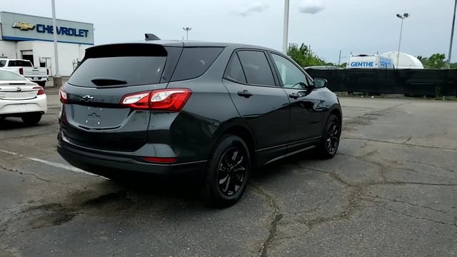 Used 2021 Chevrolet Equinox LS w/ LPO, Blackout Package AWD/4WD image 7