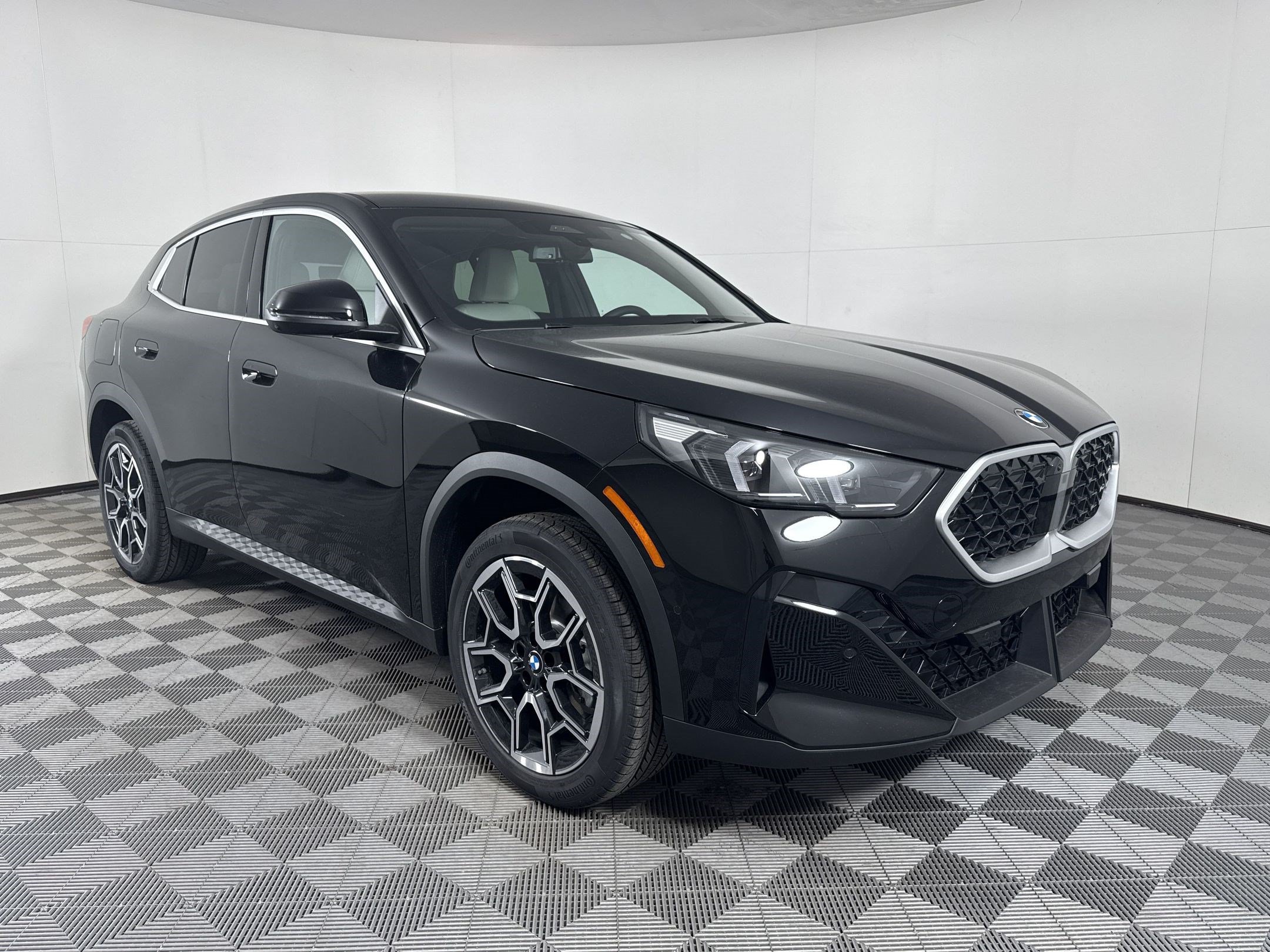 New 2026 BMW X2 xDrive28i w/ Technology Package AWD/4WD image 7