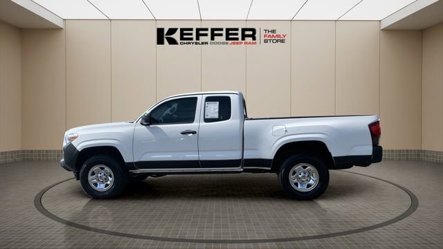 Used 2021 Toyota Tacoma SR image 2
