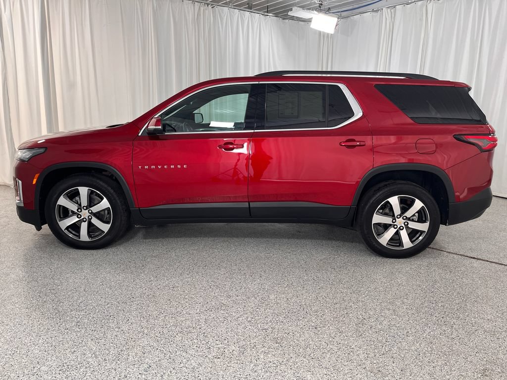 Used 2023 Chevrolet Traverse LT w/ LT Premium Package AWD/4WD image 9