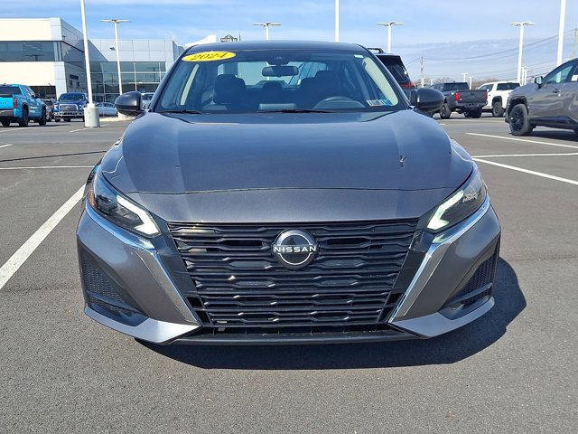 Used 2024 Nissan Altima 2.5 SV image 2