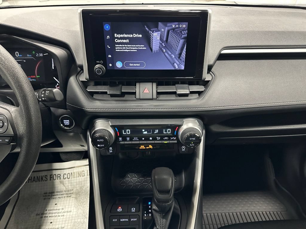 Used 2025 Toyota RAV4 XLE FWD image 25