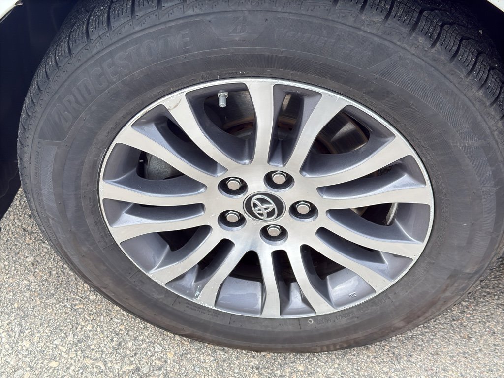 Used 2018 Toyota Sienna XLE w/ XLE Navigation Package image 24