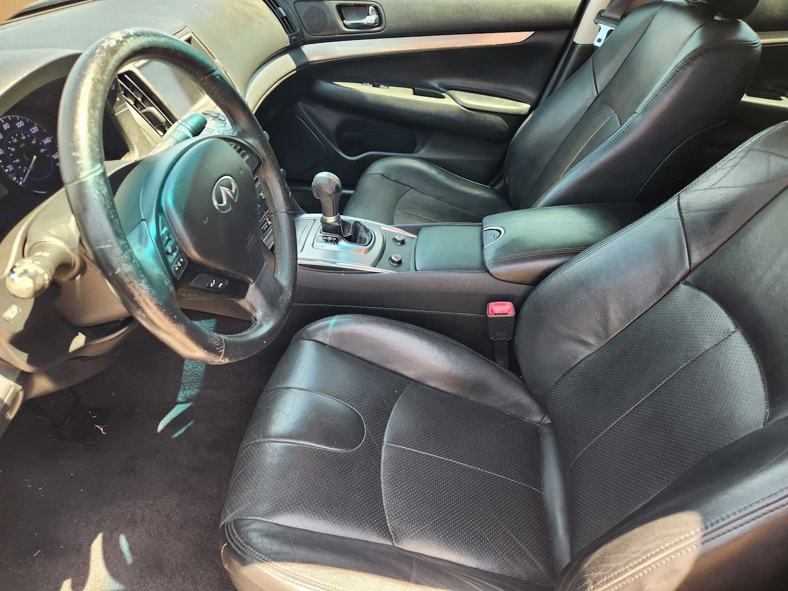 Used 2015 INFINITI Q40 w/ Moonroof Package RWD image 13
