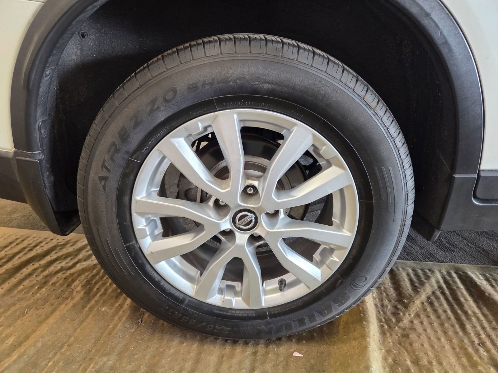 Used 2017 Nissan Rogue SV w/ SV Premium Package image 63