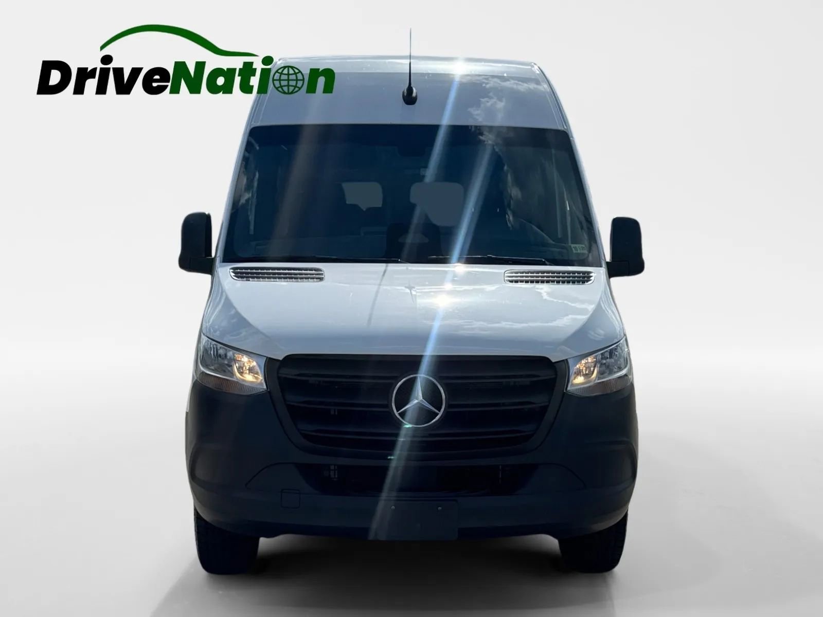 Used 2025 Mercedes-Benz Sprinter 2500 image 2