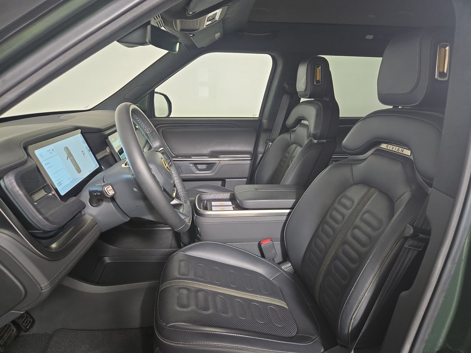 Used 2025 Rivian R1S Adventure Dual AWD/4WD image 20