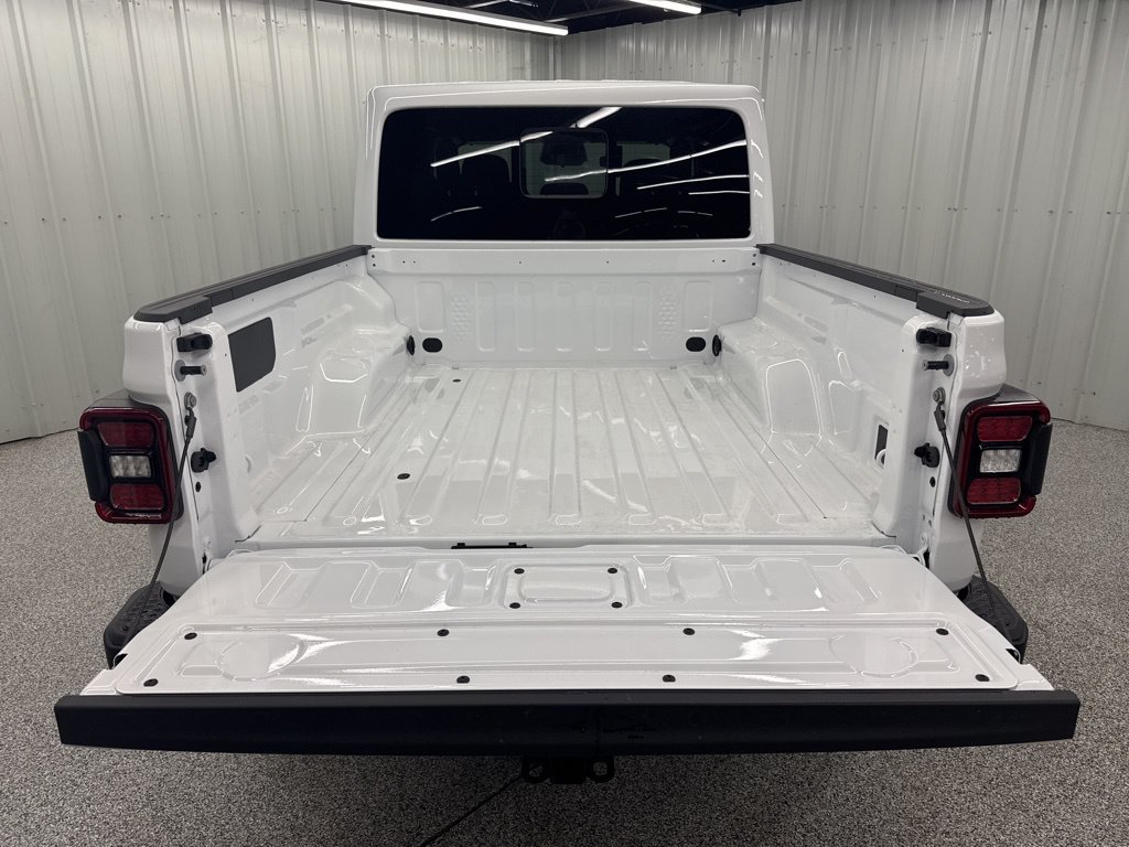 New 2026 Jeep Gladiator Mojave AWD/4WD image 9
