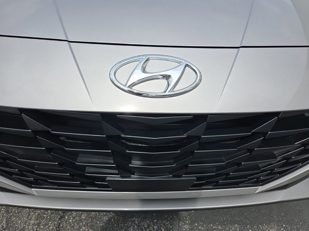 Used 2023 Hyundai Elantra SEL w/ Convenience Package image 13