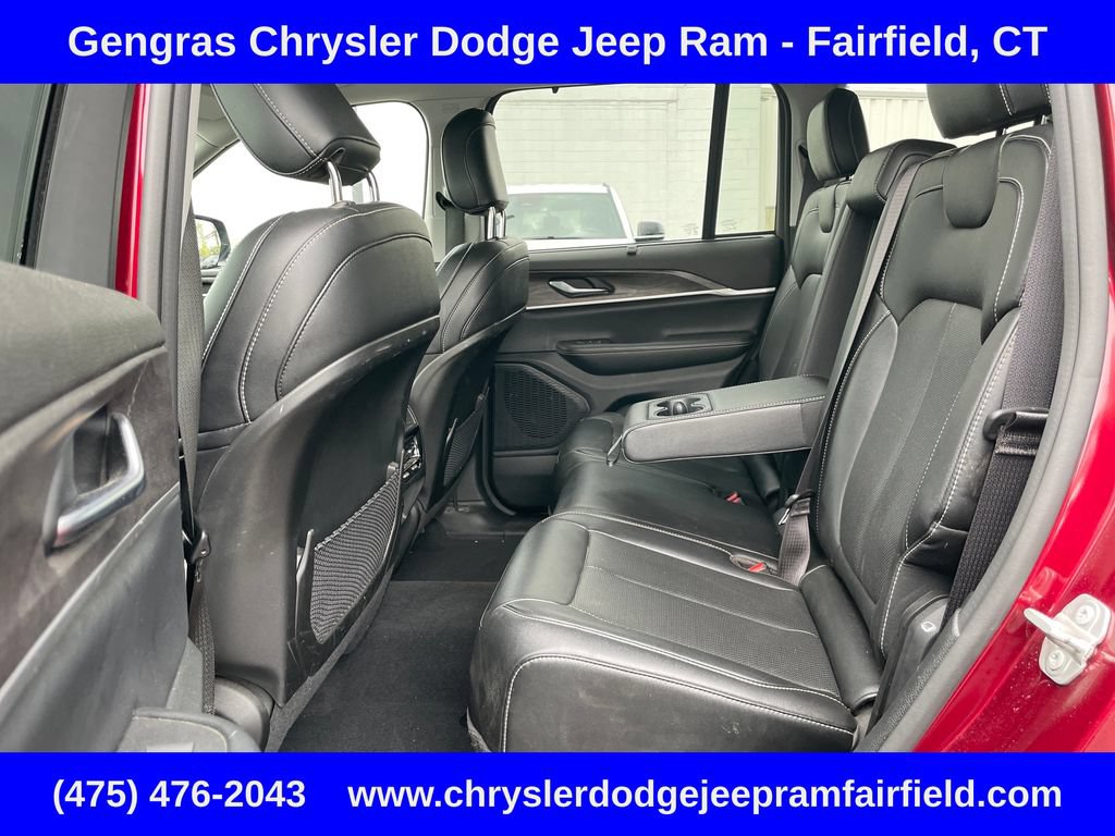Used 2023 Jeep Grand Cherokee Limited w/ Luxury Tech Group II AWD/4WD image 33