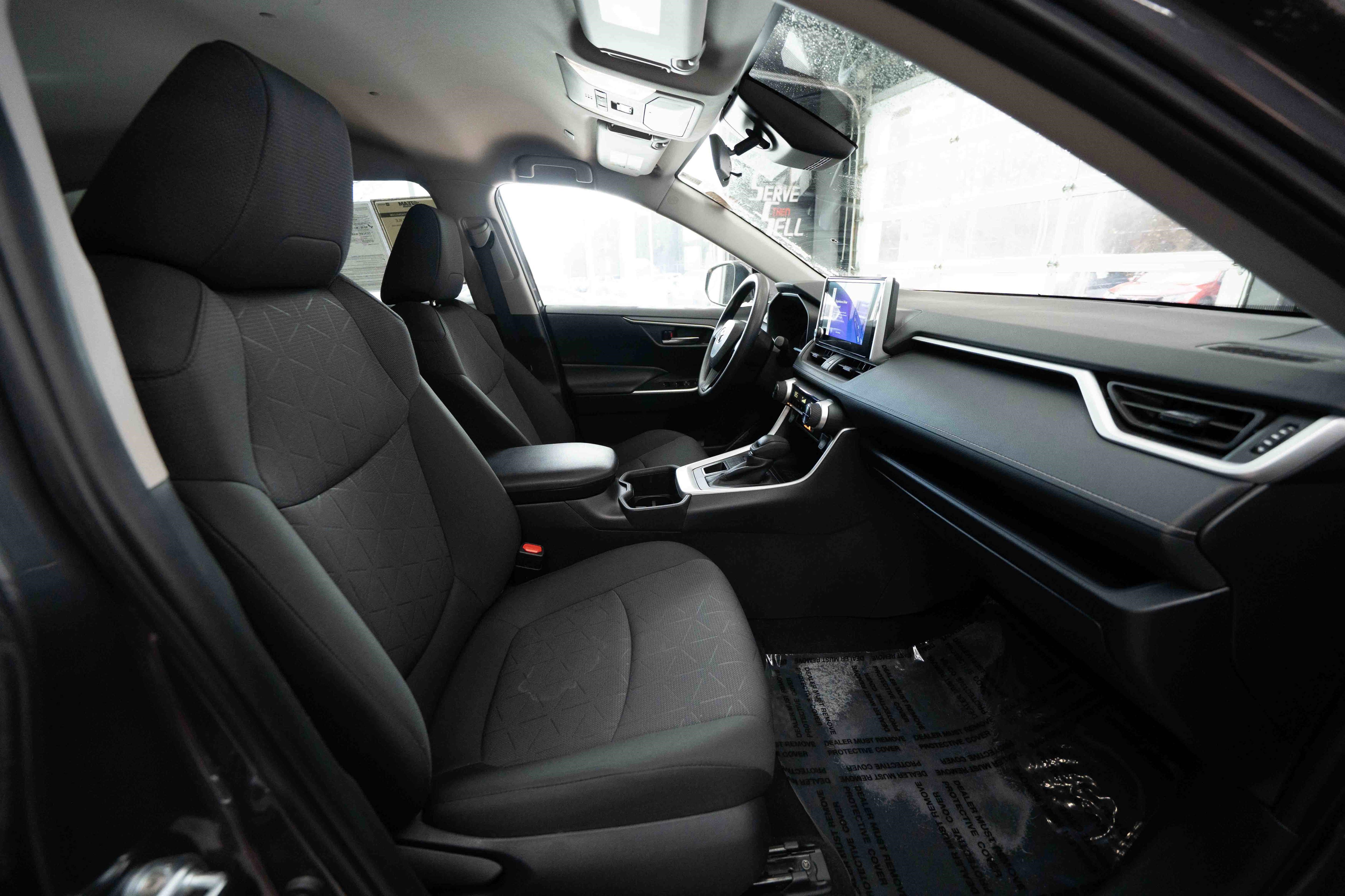 Used 2025 Toyota RAV4 XLE image 27