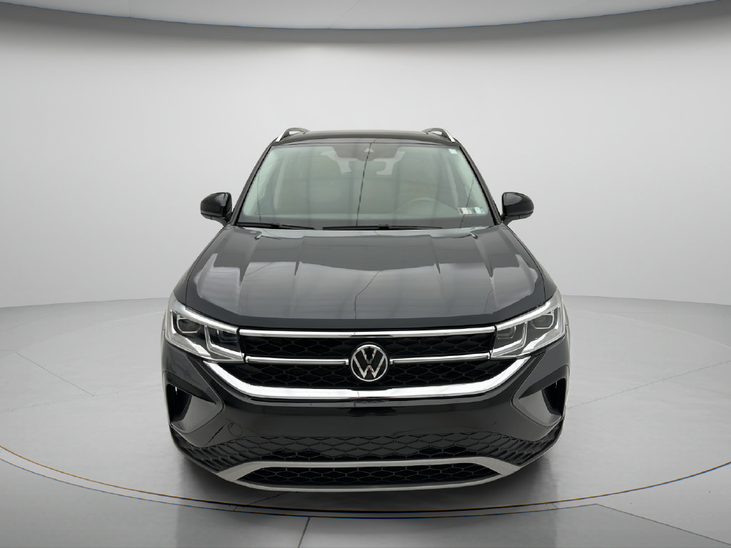 Used 2023 Volkswagen Taos SEL AWD/4WD image 2
