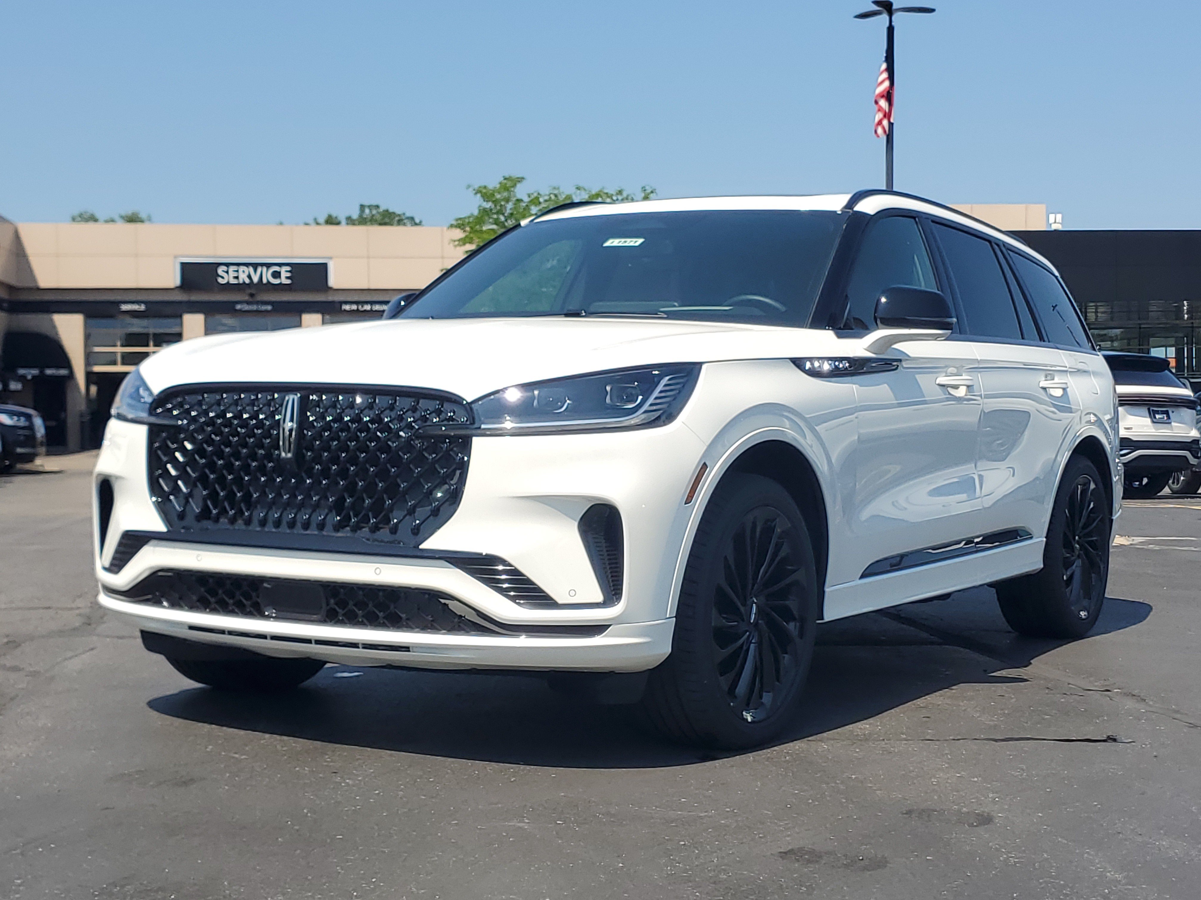 New 2026 Lincoln Aviator Reserve AWD/4WD image 2