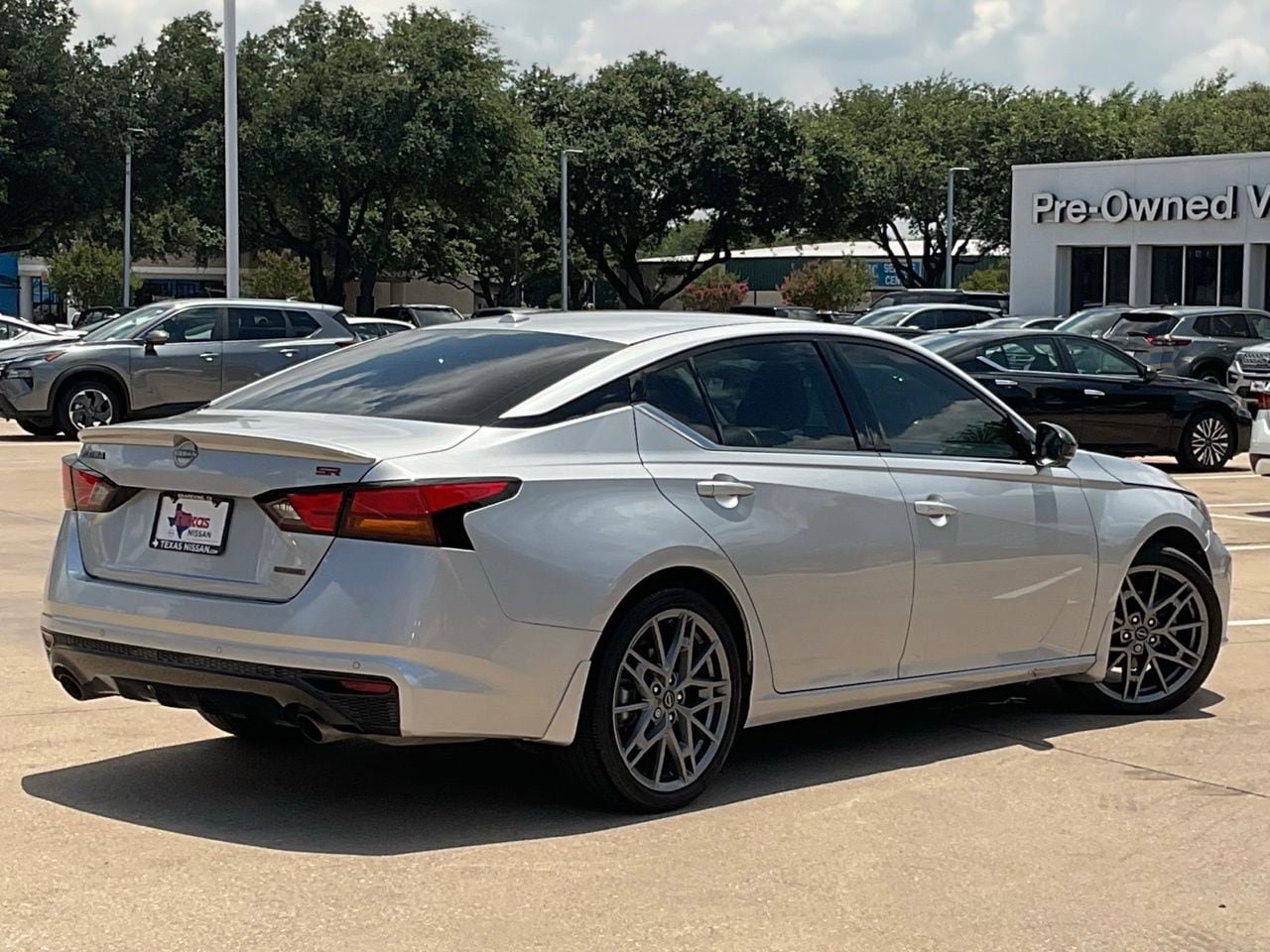 Used 2024 Nissan Altima 2.0 SR FWD image 4