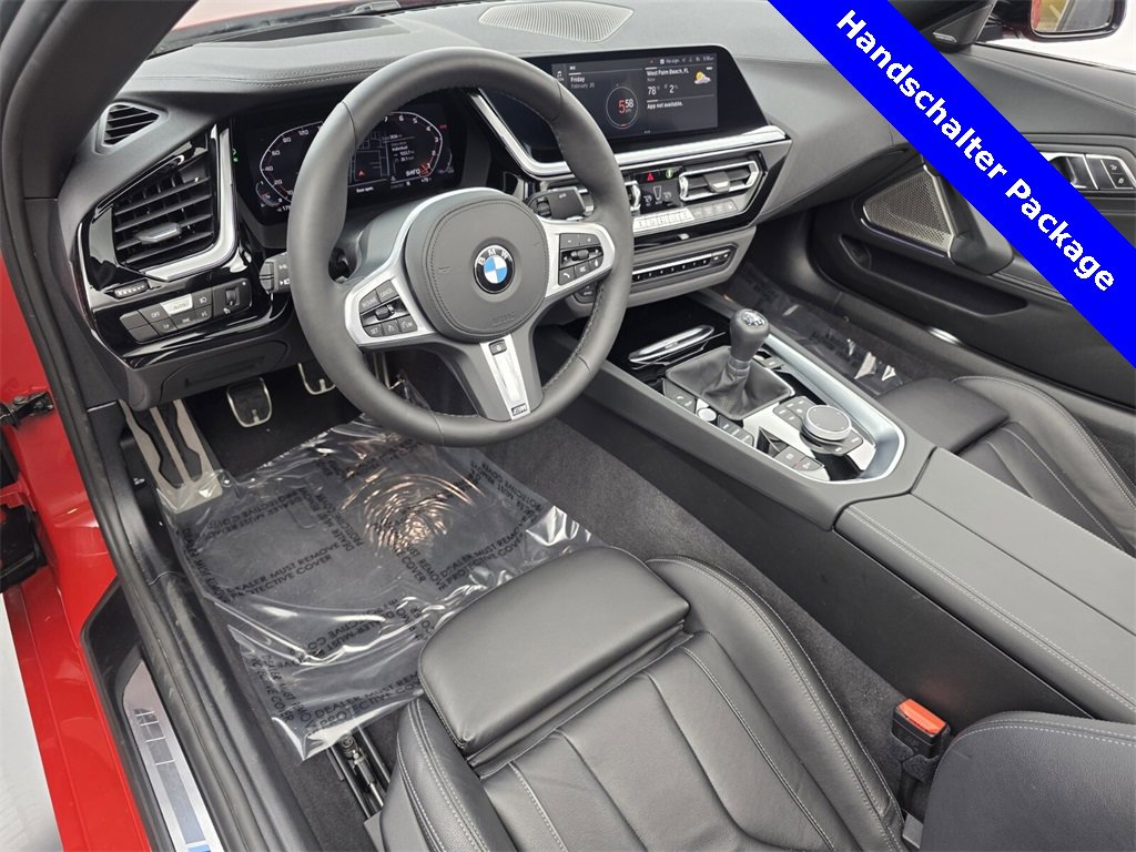 Used 2025 BMW Z4 M40i w/ Edition image 11