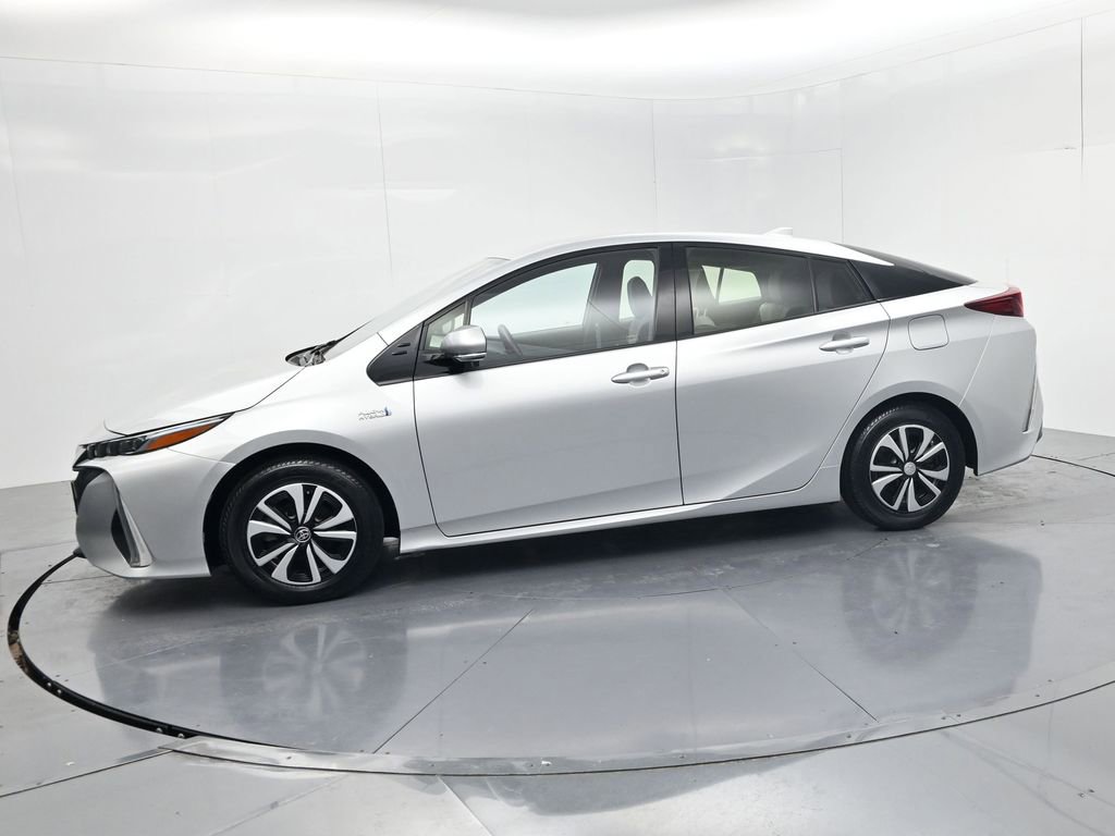 Used 2017 Toyota Prius Prime Plus w/ Carpet Mat Package FWD image 4