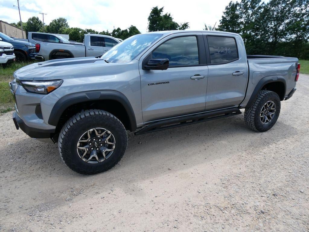 New 2026 Chevrolet Colorado ZR2 w/ Technology Package AWD/4WD image 8