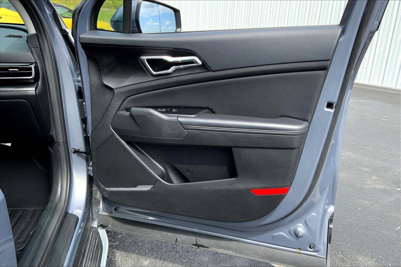 Used 2024 Kia Sportage EX image 21