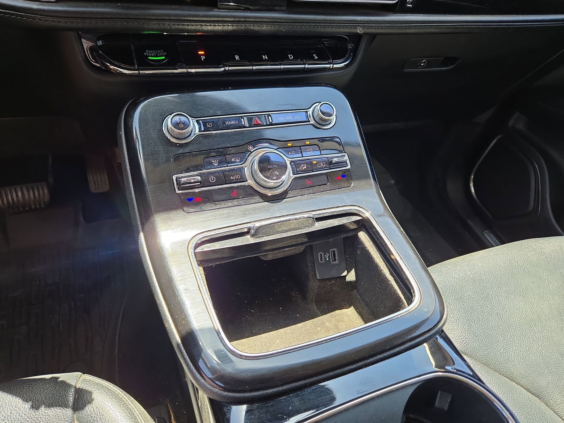 Used 2022 Lincoln Nautilus FWD w/ Premium Package image 22
