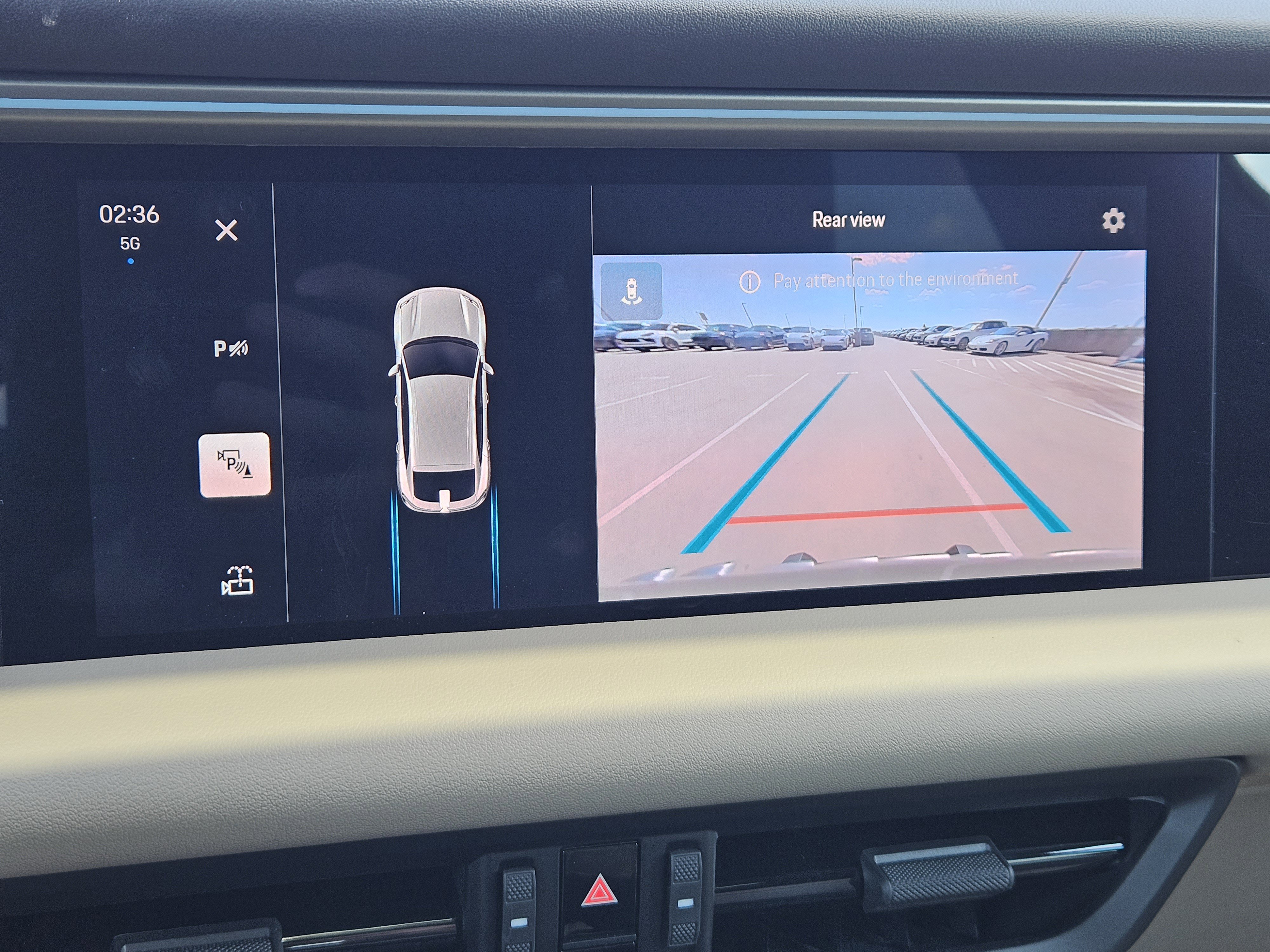 Certified 2025 Porsche Macan 4 Electric image 18