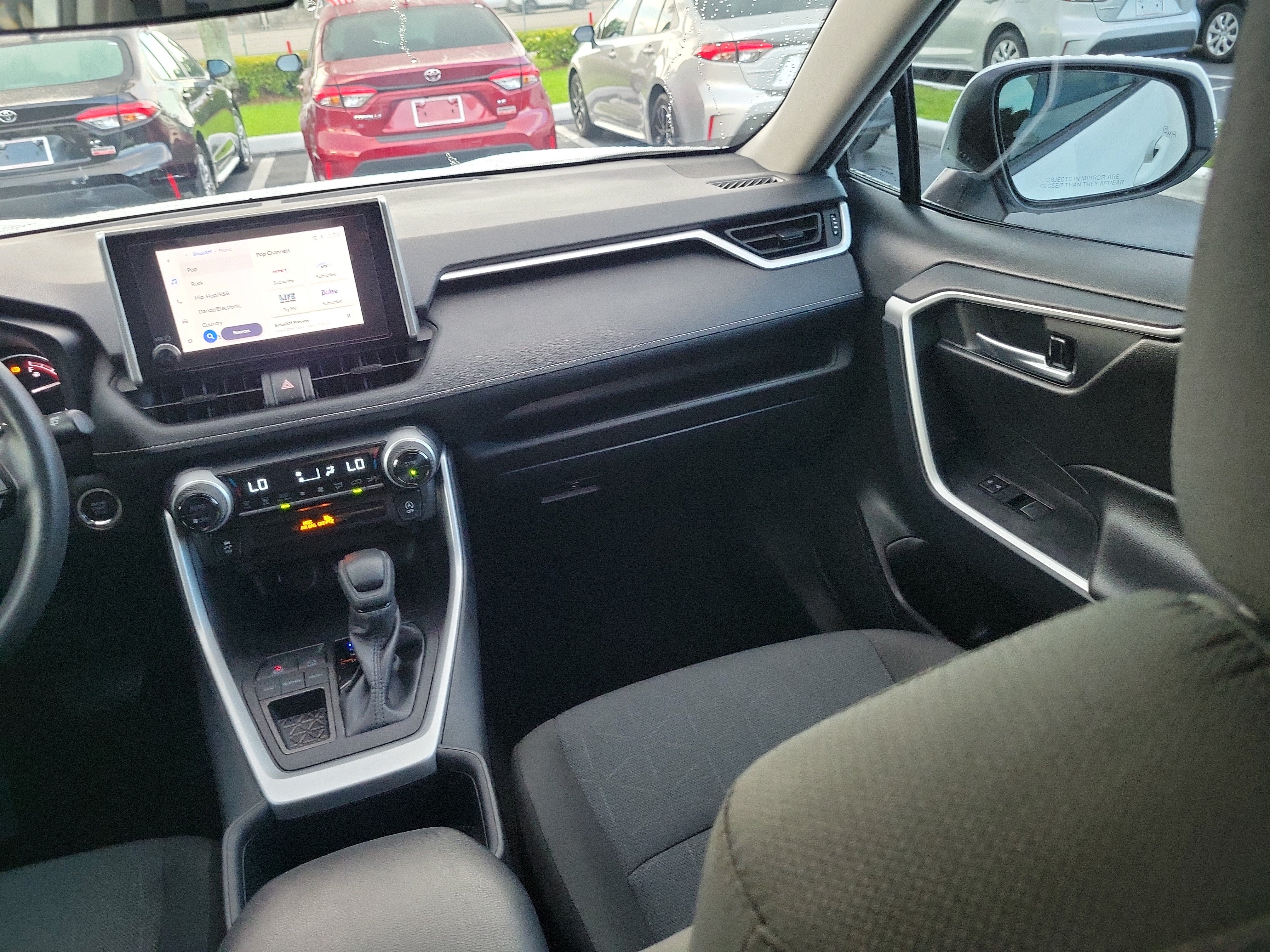 Used 2025 Toyota RAV4 XLE w/ Convenience Package FWD image 17