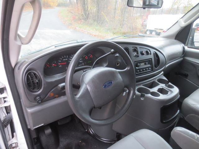 Used 2004 Ford E-350 and Econoline 350 Extended Super Duty image 7