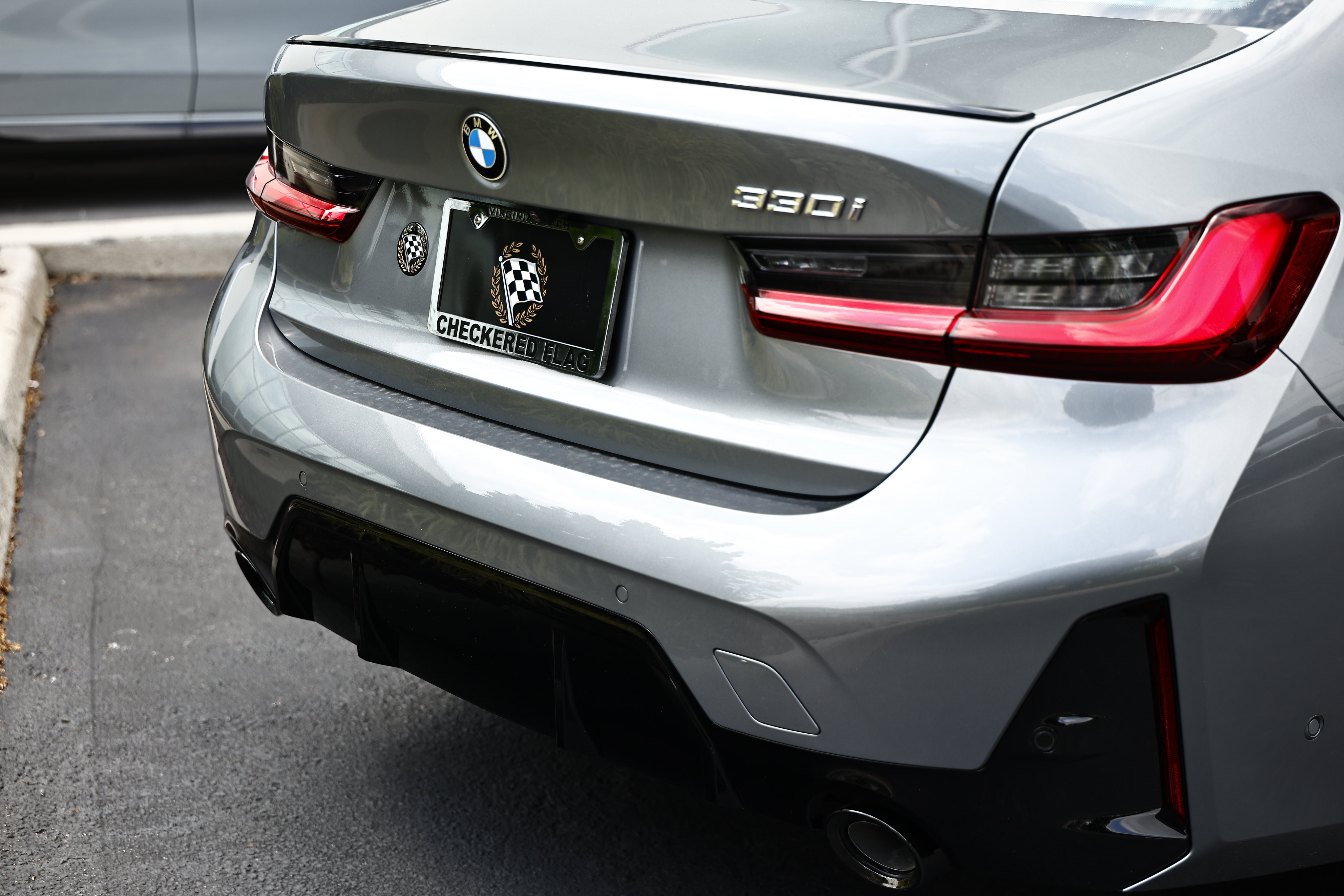 New 2026 BMW 330i Sedan RWD image 9