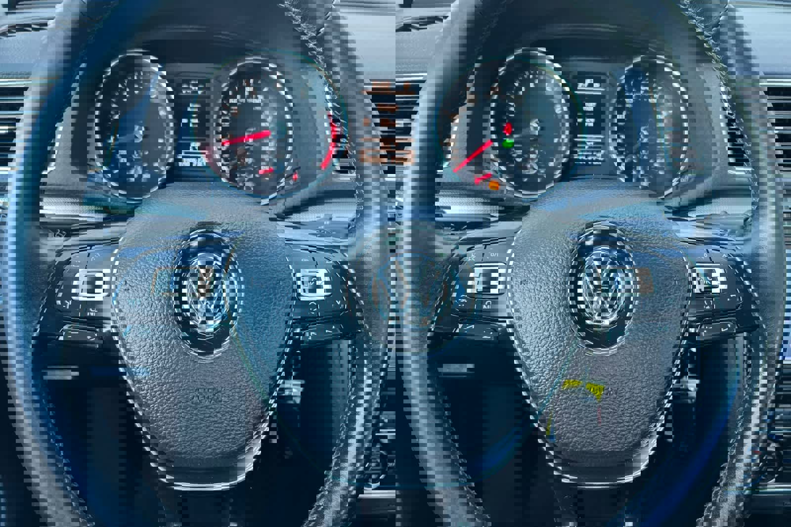 Used 2017 Volkswagen Passat 1.8T R-Line w/ R-Line Lighting Package image 22