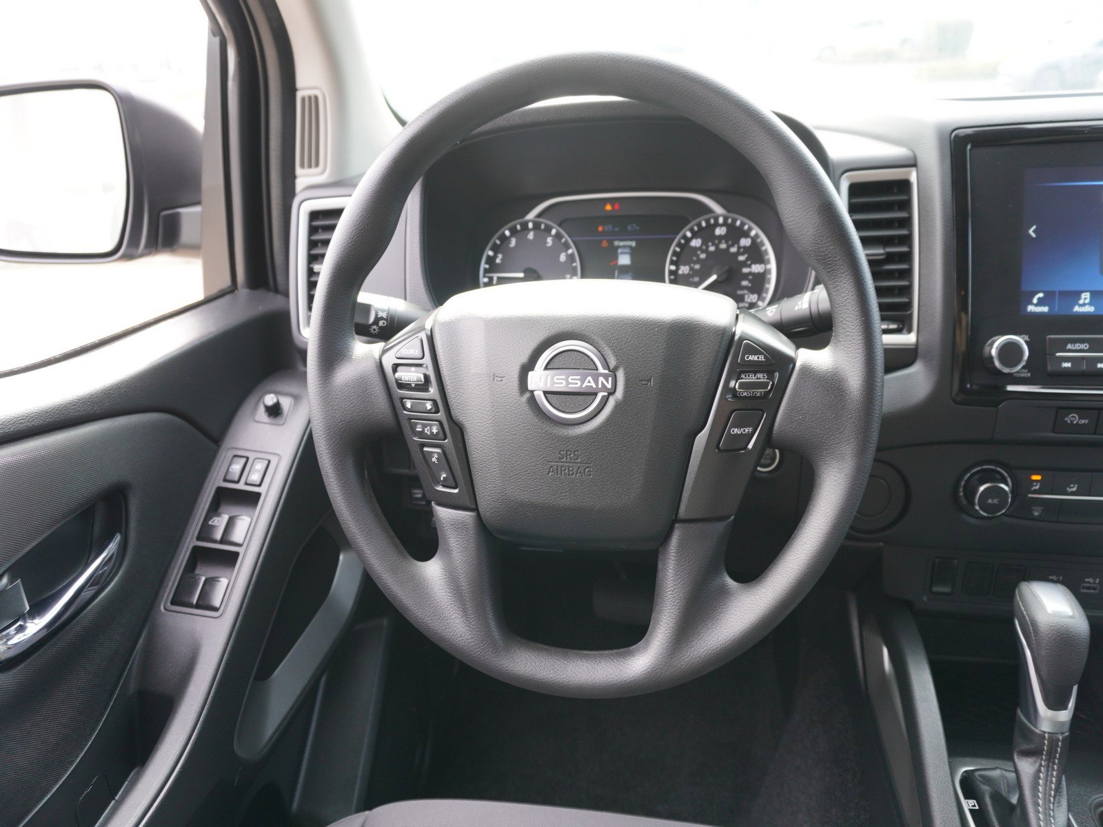 Used 2024 Nissan Frontier SV image 14