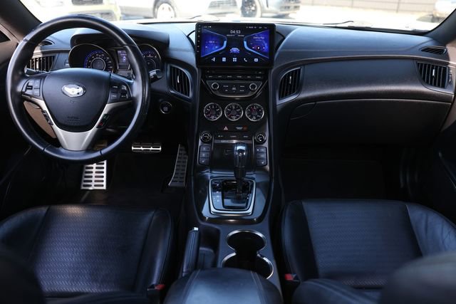 Used 2013 Hyundai Genesis 3.8 image 2