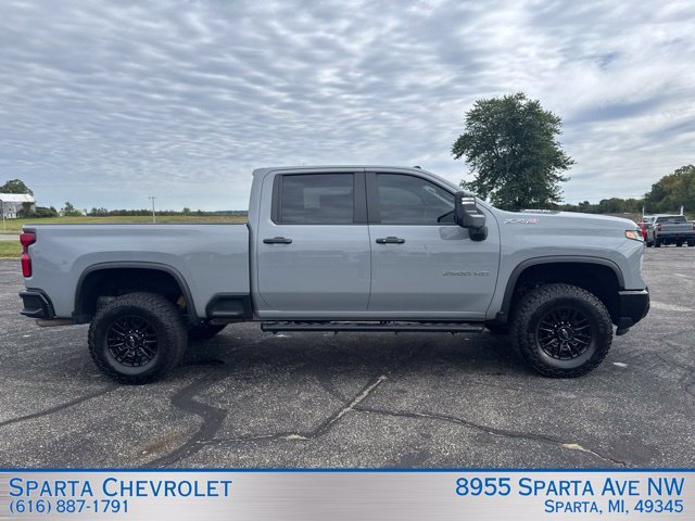 Used 2024 Chevrolet Silverado 2500 ZR2 w/ Technology Package AWD/4WD image 2