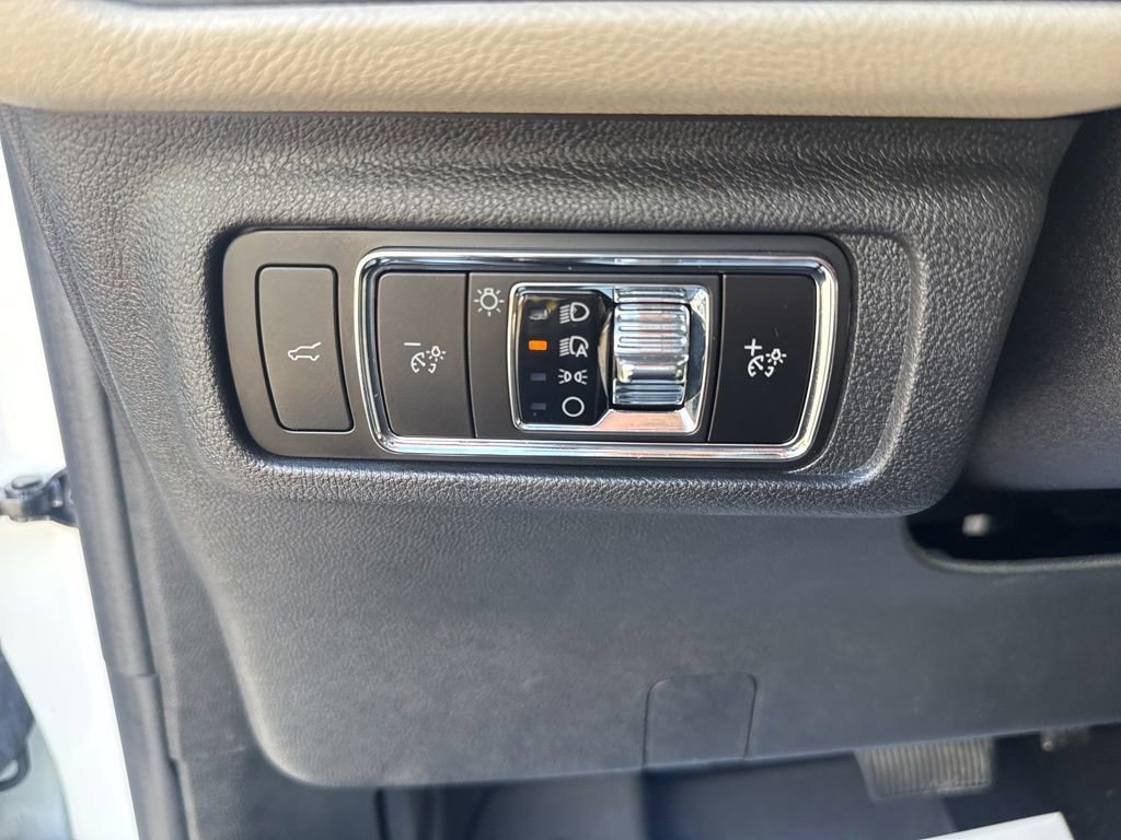 Used 2025 Lincoln Corsair Reserve w/ Jet Appearance Package image 10