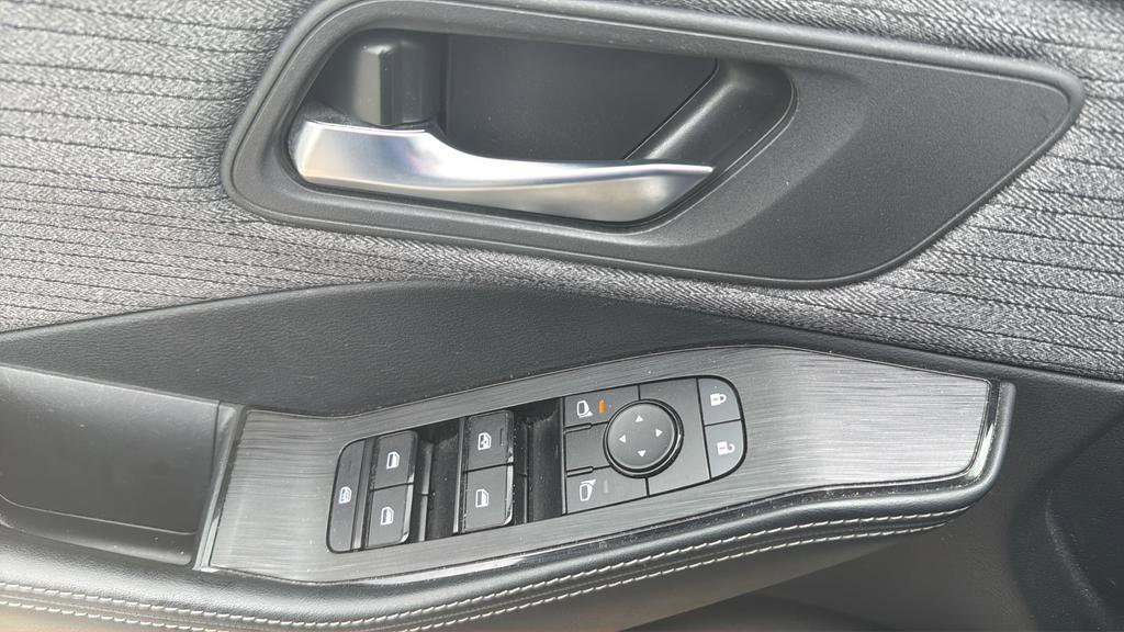 Certified 2023 Nissan Rogue SV AWD/4WD image 18