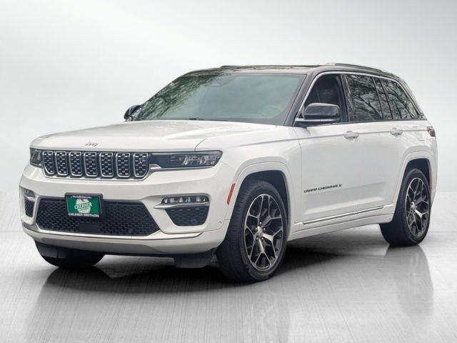 Used 2023 Jeep Grand Cherokee Summit AWD/4WD image 8