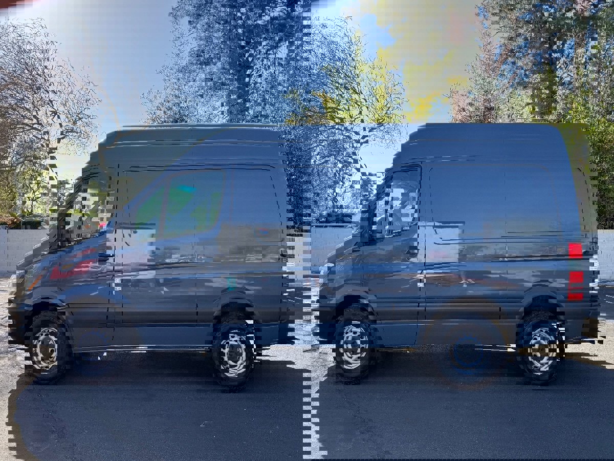 Used 2018 Mercedes-Benz Sprinter 2500 image 4