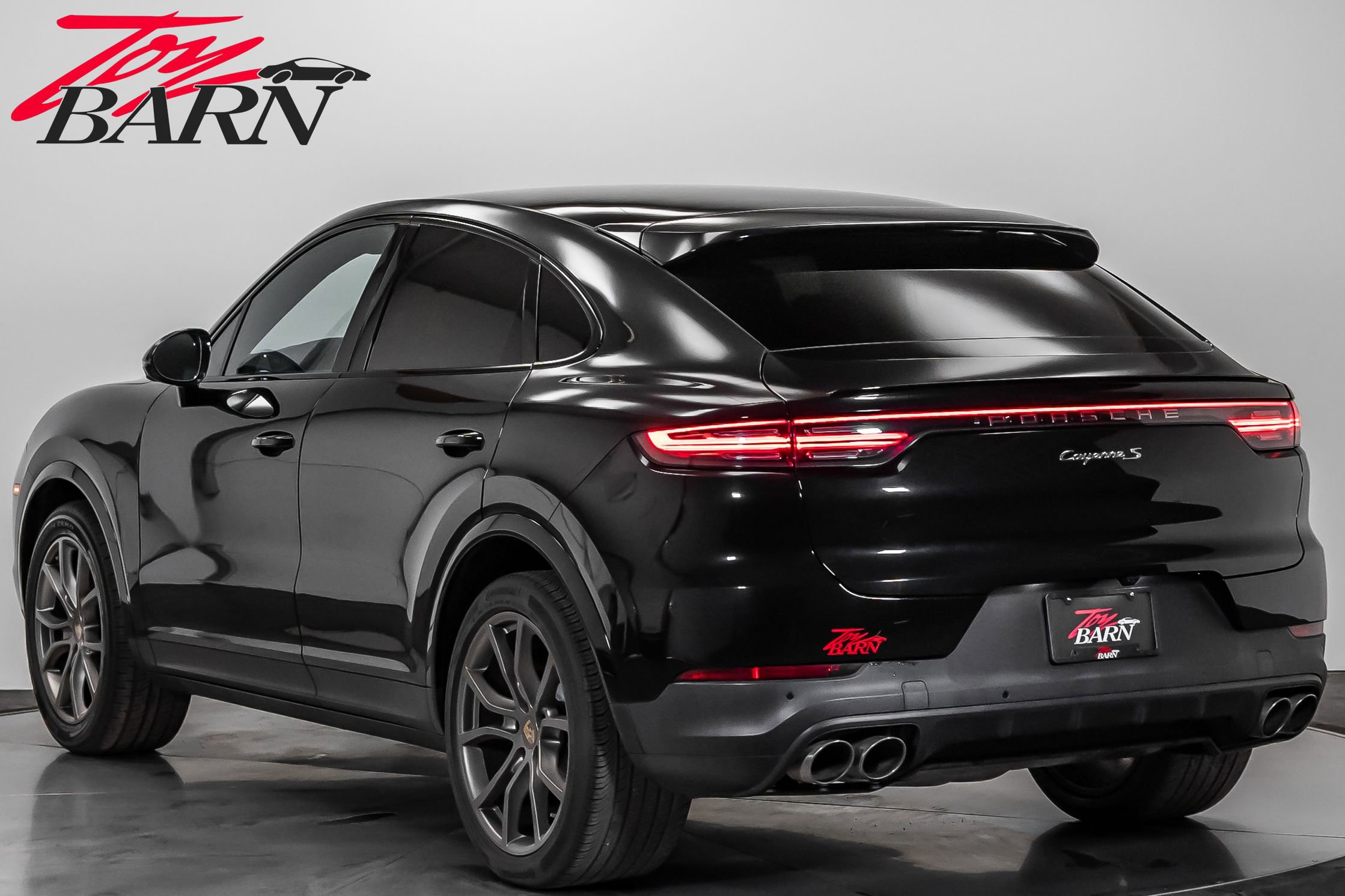 Used 2022 Porsche Cayenne S image 3