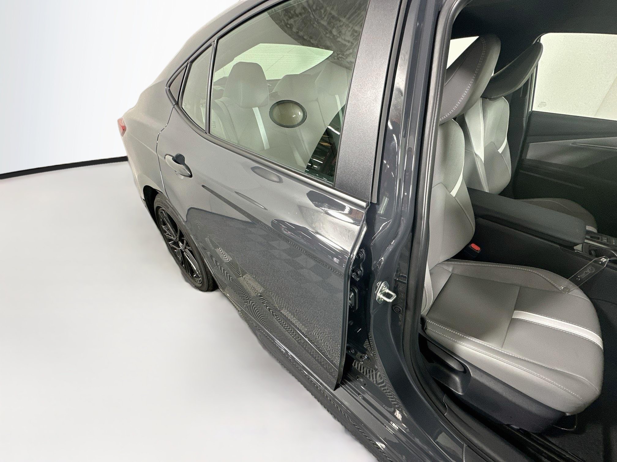 Used 2026 Toyota Camry SE FWD image 28