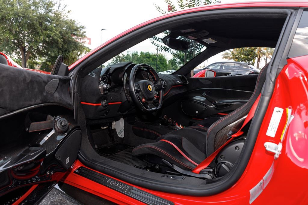Used 2019 Ferrari 488 Pista Coupe RWD image 20