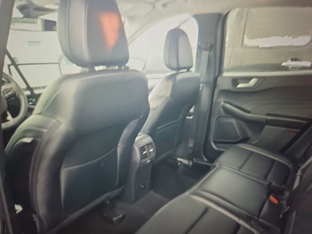 Used 2023 Ford Escape Platinum image 10