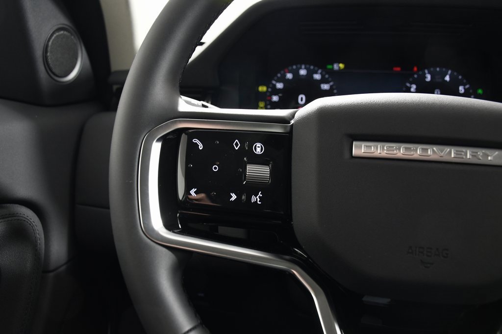 Used 2025 Land Rover Discovery Sport S image 28