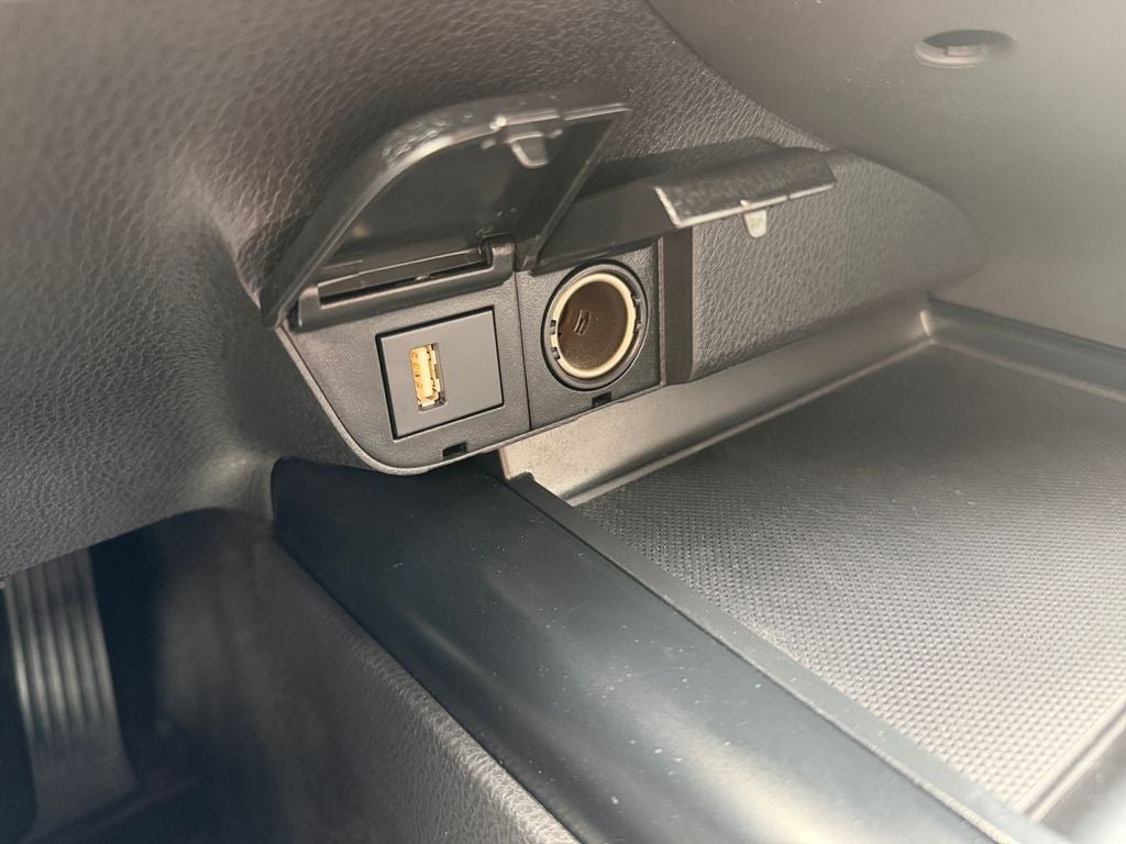 Used 2020 Toyota Camry LE FWD image 32