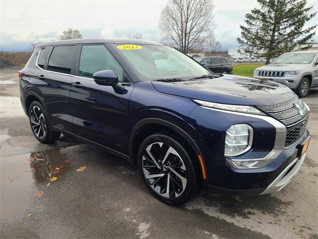 Used 2023 Mitsubishi Outlander SE image 4