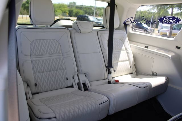 Used 2024 Lincoln Navigator Black Label AWD/4WD image 13